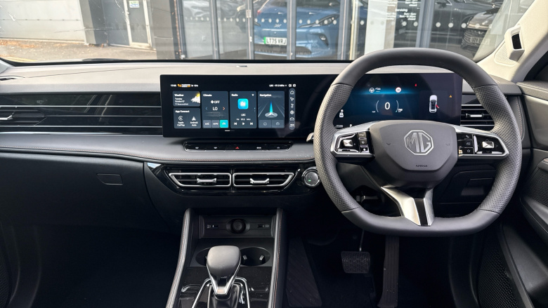 MG HS 1.5 T-GDI Trophy 5dr DCT Petrol Hatchback